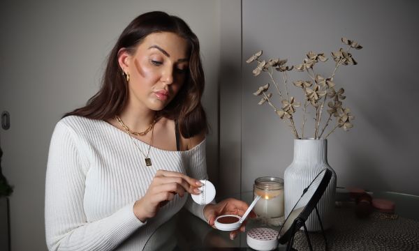Lava Art Hvordan legge kontur med vår Compact Cushion